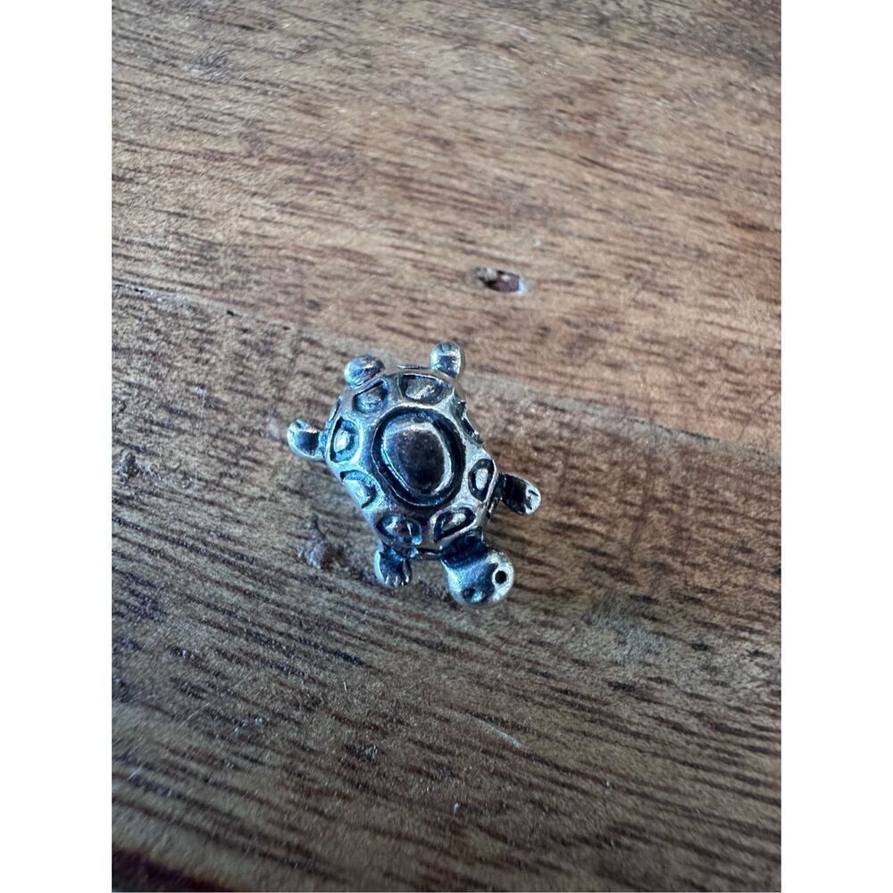 Adorable Pandora Sea Turtle charm
